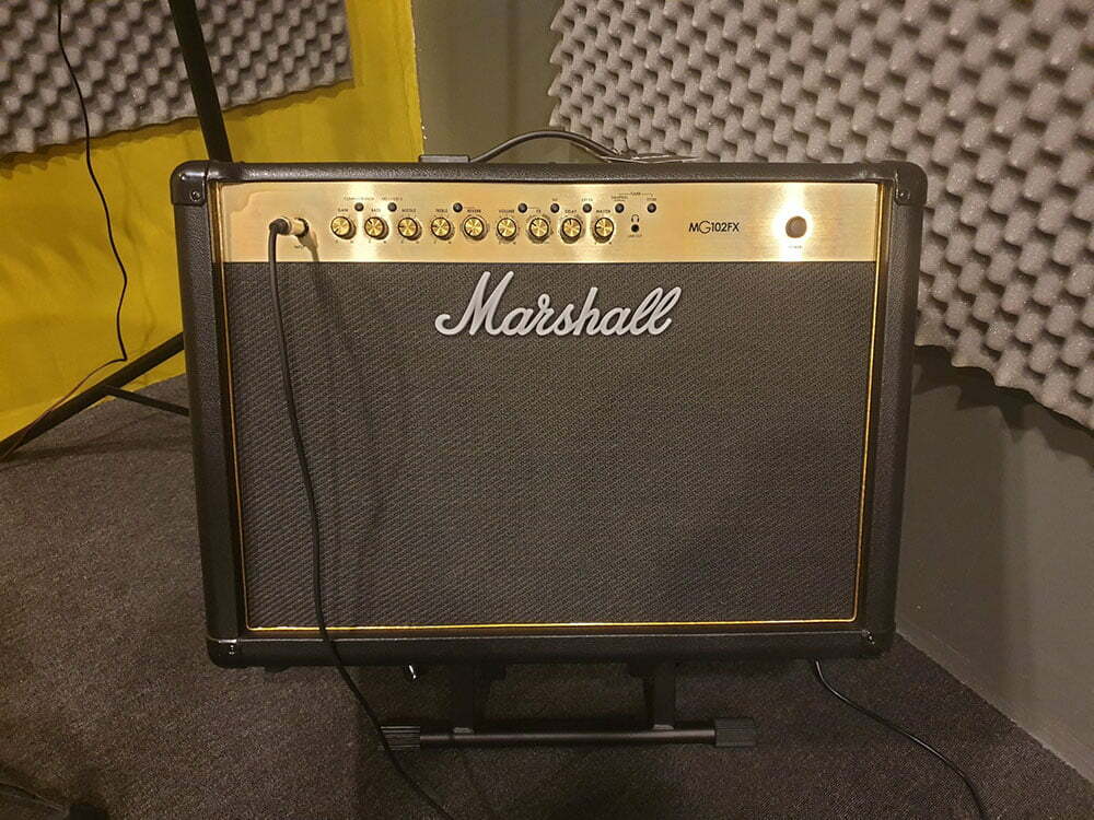 1st & 2nd Guitar Amplifier Marshall MG102GFX 100-Watt 2x12